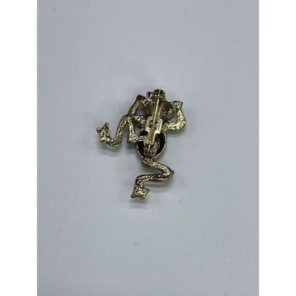 The Unbranded Brand vintage articulating